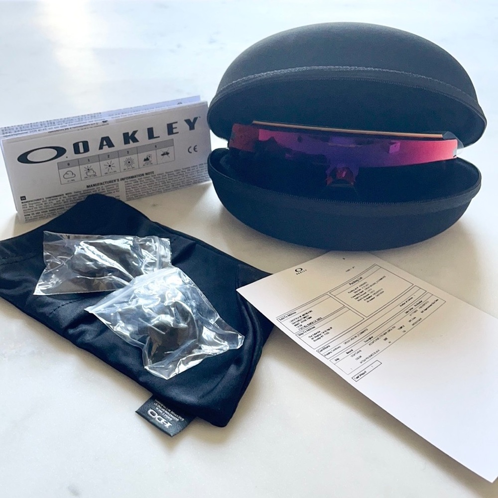 • DISRUPTIVE DESIGN - Oakley Kato X